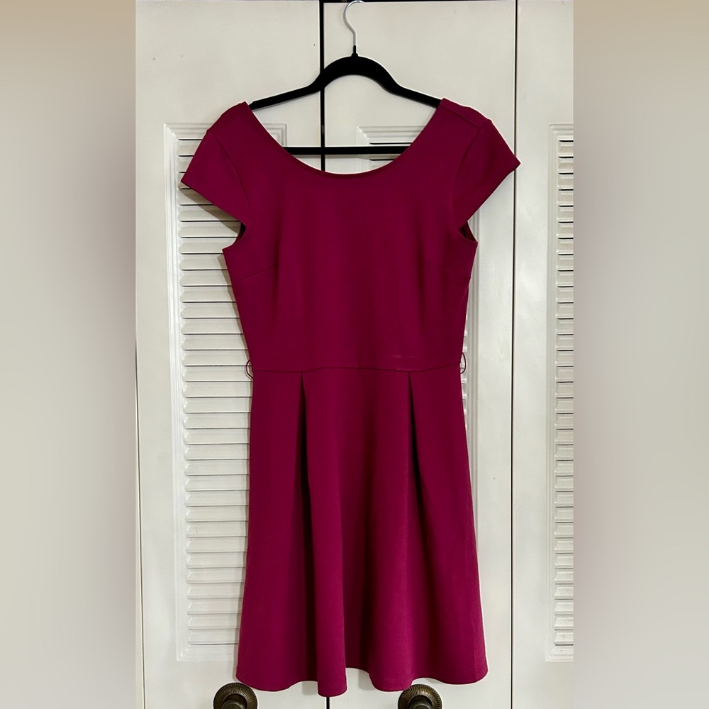 United Colors of Benetton Pink Fit & Flare Dress Women’s M Cap Sleeve Minimalist